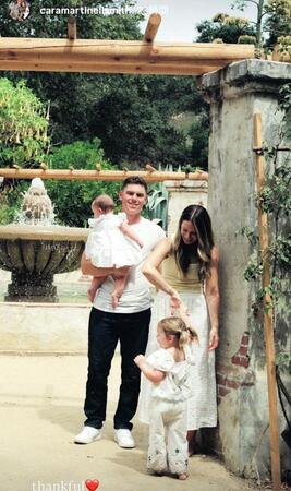 　スミスの妻・カラさんのインスタグラム（ｃａｒａｍａｒｔｉｎｅｌｌｓｍｉｔｈ）より 