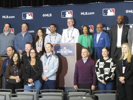 　ウインターミーティングの会場で行われた記者会見