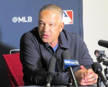ロバーツ監督 大谷翔平のWBC二刀流起用は継続協議へ「投げてほしくない」も「日本が持つWBCの意味は分かっている」