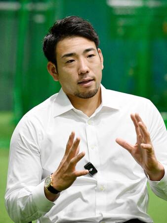 　インタビューに答えるエンゼルスの菊池