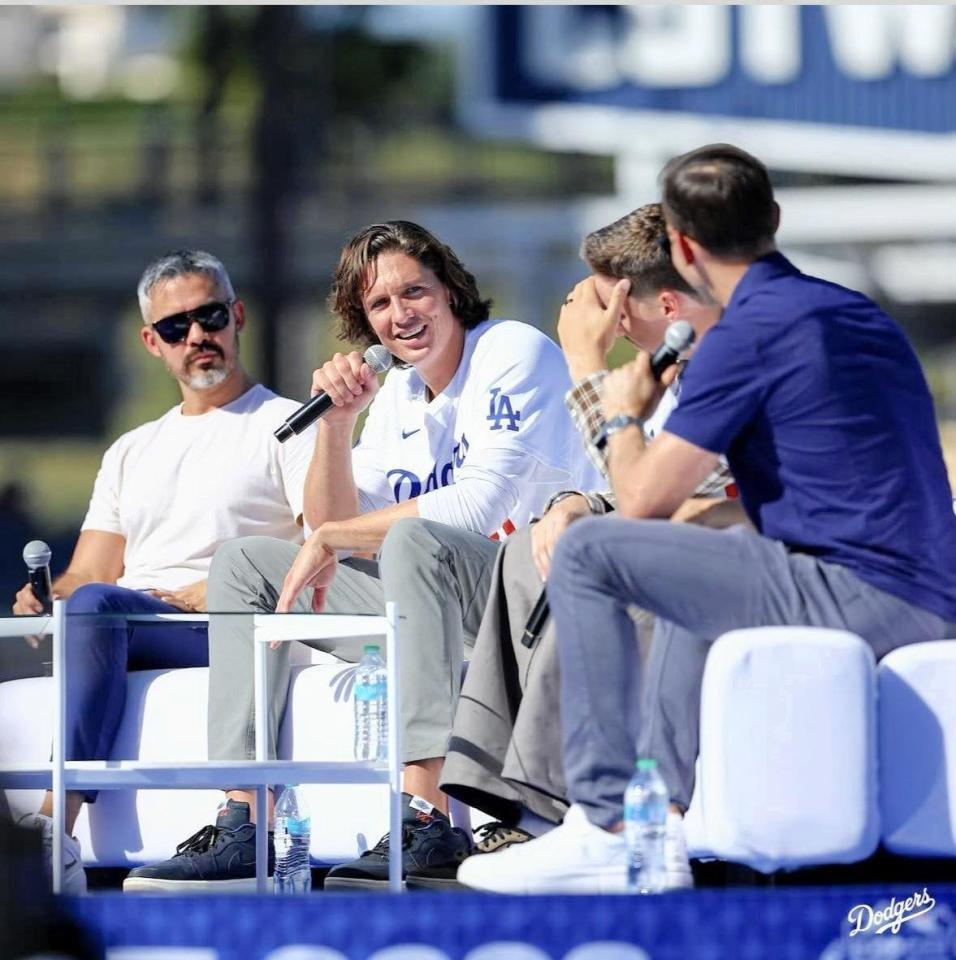 球団イベントに参加したグラスノー（ロサンゼルス・ドジャース提供）