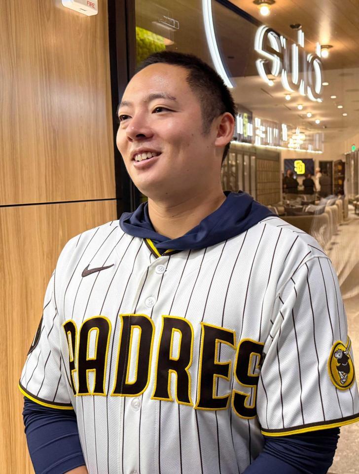 　取材に応じる松井（共同）