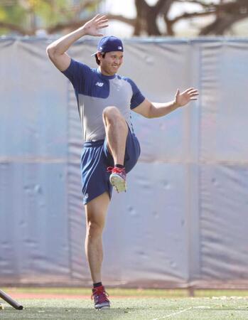 　ウオーミングアップするドジャース・大谷（共同）