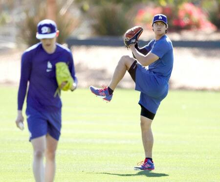 大谷らドジャース日本勢３選手　キャンプ地で自主練習　現地１３日にキャンプイン予定