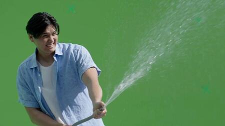 ＣＭの撮影に臨む大谷