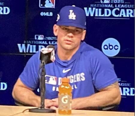 ドジャース、５日前再獲得の連覇貢献捕手に非情通告　ロートベットがキャンプイン目前で事実上戦力外　元抑えフィリップスと１年１０億円再契約　正式発表