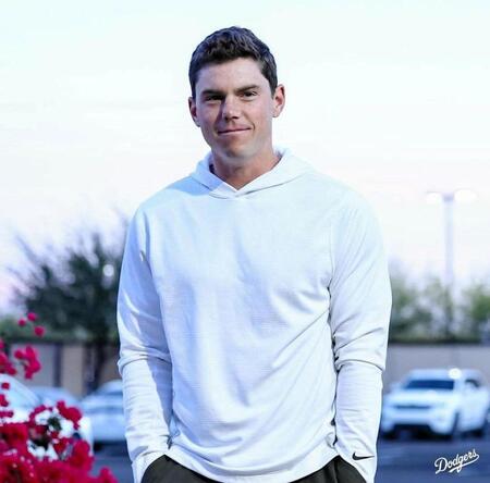 　キャンプ施設に入るスミス（ロサンゼルス・ドジャース提供）