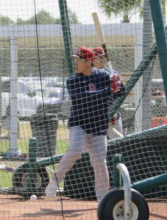 　打撃練習するレッドソックス・吉田＝フォートマイヤーズ（共同）