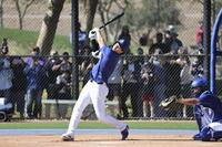 　実戦形式の打撃練習を行うドジャース・大谷＝グレンデール（共同）