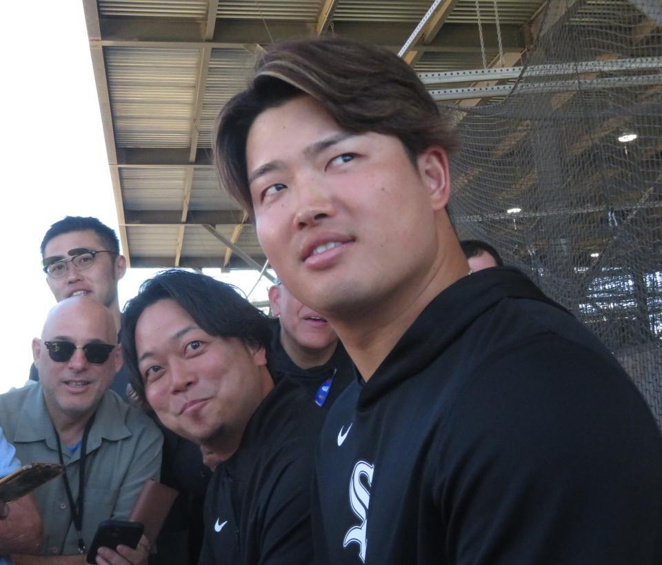 報道陣を爆笑させた村上（撮影・小林信行）