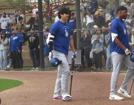 大谷翔平　今年“初安打”記録　２度目ライブＢＰで快音　ロバーツ監督「万全な状態になりつつある」