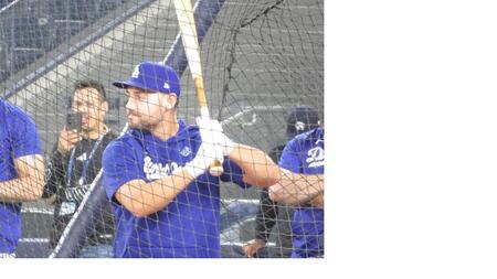 元ドジャース・コンフォート、カブスとマイナー契約　昨季年俸２６億円から大幅減俸　ＭＬＢ“最低打率”・１９９の不振　米記者伝える