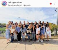 ドジャーワイブスのインスタグラム（ｌａｄｏｄｇｅｒｗｉｖｅｓ）より