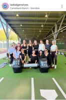 ドジャース奥様会のインスタグラム（＠ｌａｄｏｄｇｅｒｗｉｖｅｓ）から