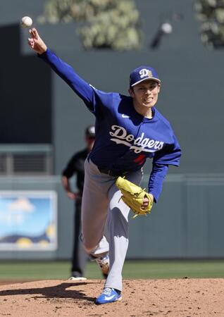 　ダイヤモンドバックス戦に先発した佐々木。１回１／３を投げ３安打３失点だった（共同）