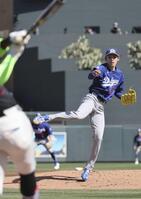 　ダイヤモンドバックス戦に先発した佐々木。１回１／３を投げ３安打３失点だった（共同）