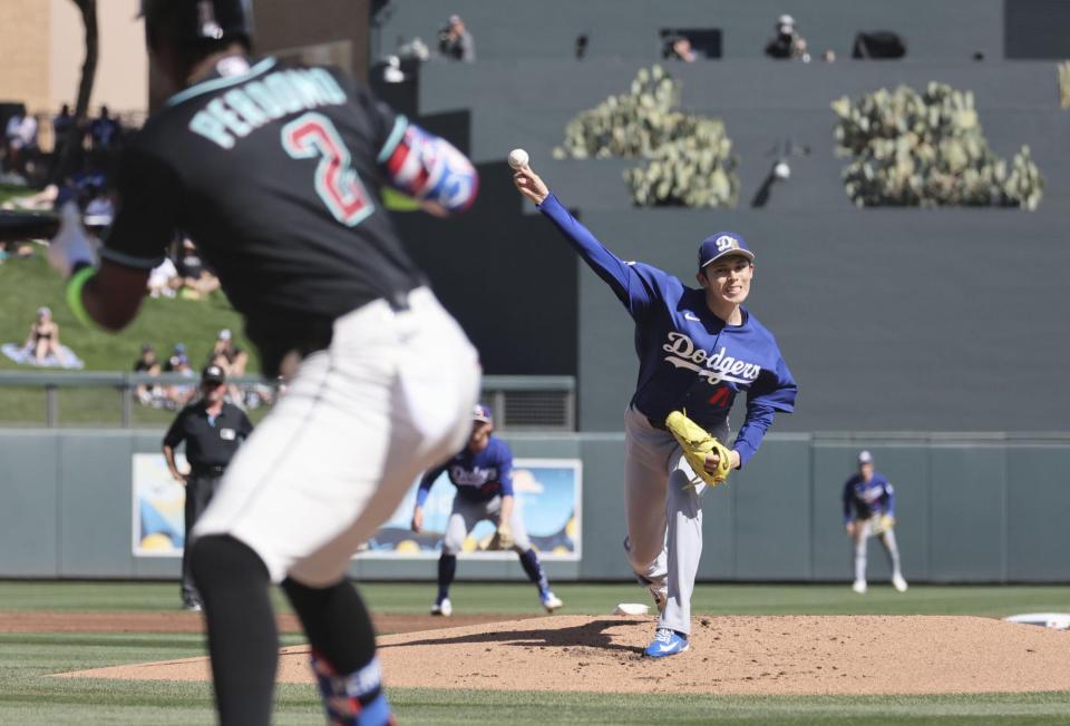 　ダイヤモンドバックス戦に先発した佐々木。１回１／３を投げ３安打３失点だった（共同）