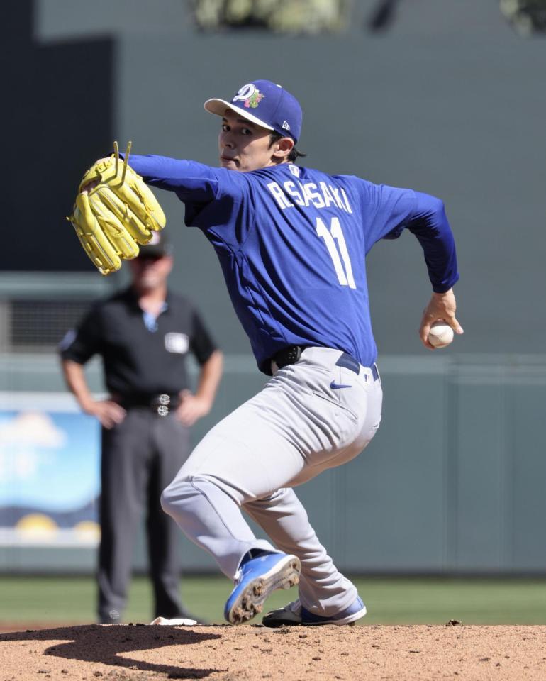 　ダイヤモンドバックス戦に先発した佐々木。１回１／３を投げ３安打３失点だった（共同）