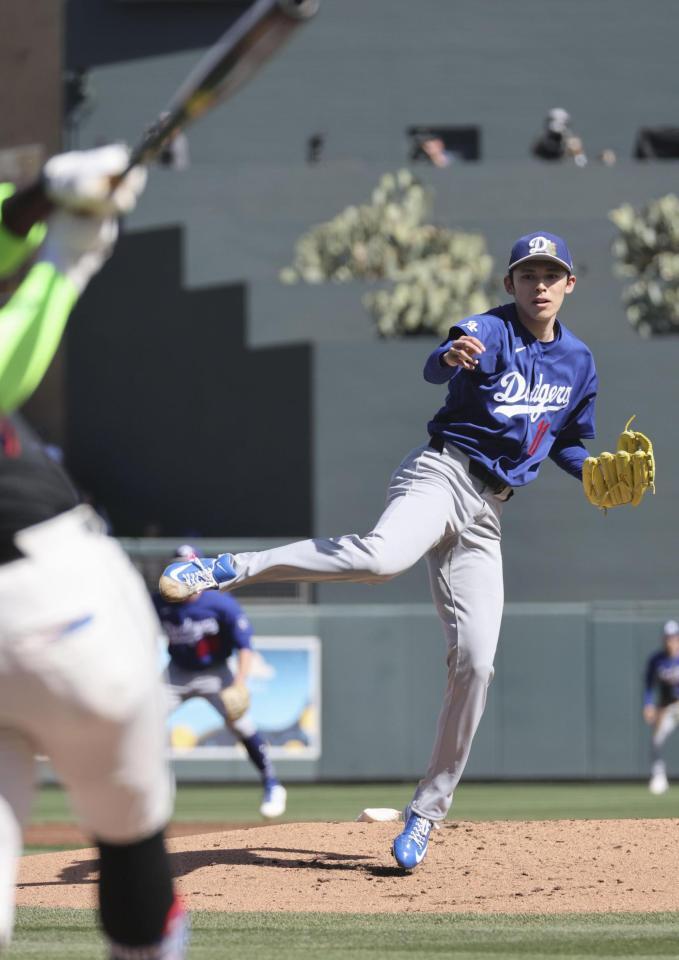 　ダイヤモンドバックス戦に先発した佐々木。１回１／３を投げ３安打３失点だった（共同）