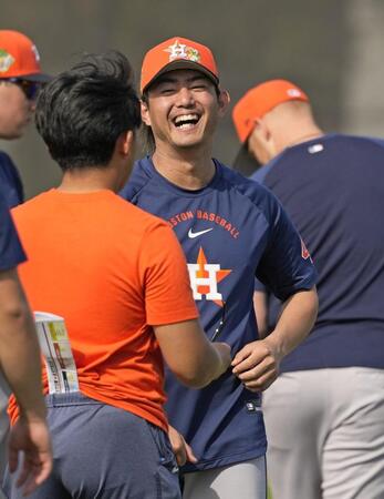 　練習の合間に笑顔を見せる今井＝ウェストパームビーチ（共同）