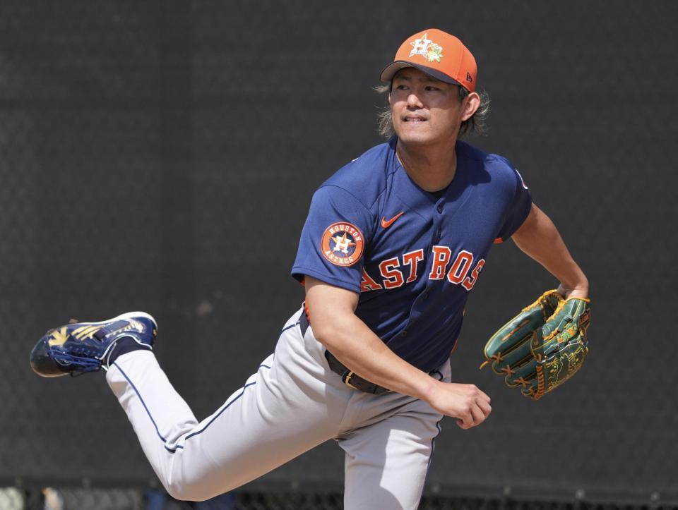 　ブルペンで投球練習するアストロズ・今井＝ウェストパームビーチ（共同）