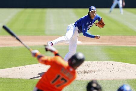 先発登板した大谷（共同）