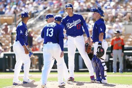 ５回途中、降板する大谷（１７）＝共同