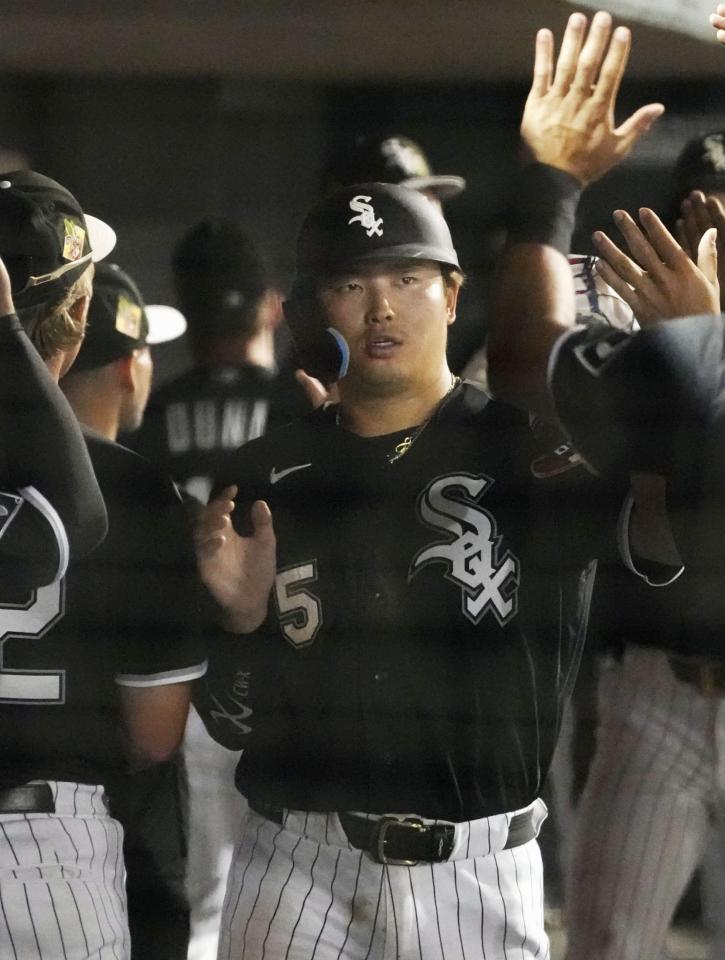 ダイヤモンドバックスとのオープン戦に出場したホワイトソックス・村上（共同）