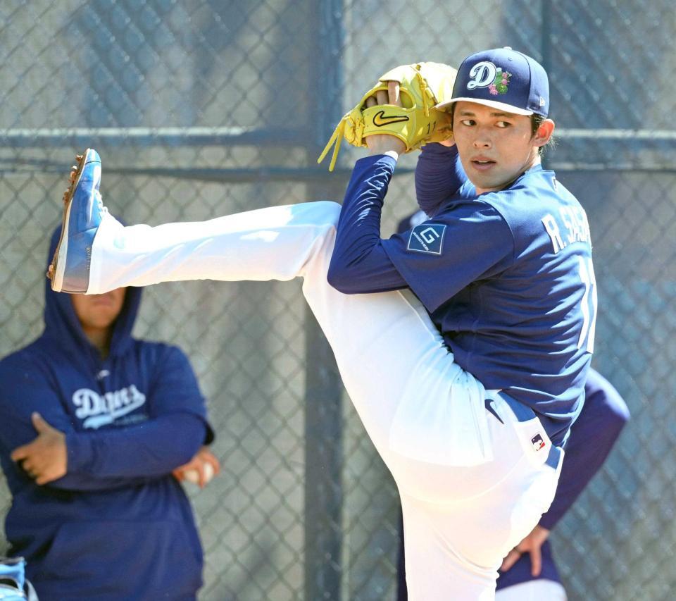 開幕４戦目に先発登板する佐々木（共同）