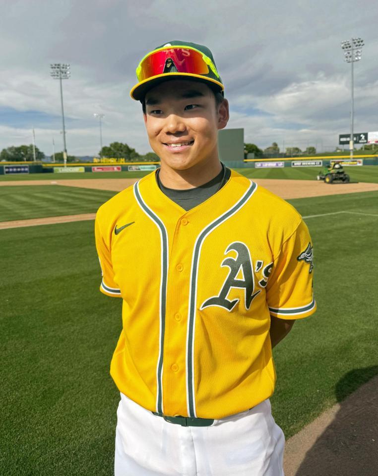 「スプリング・ブレークアウト」のブルワーズ戦に出場後、取材に応じる森井翔太郎（共同）