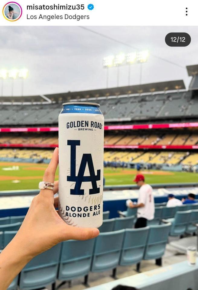 夫婦でドジャースタジアムへ。２５年９月２１日付の清水みさとのインスタグラム＠ｍｉｓａｔｏｓｈｉｍｉｚｕ３５より