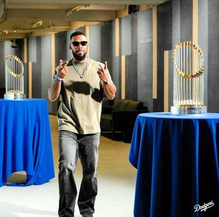 　　球場入りするＴ・ヘルナンデス（ロサンゼルス・ドジャース提供）