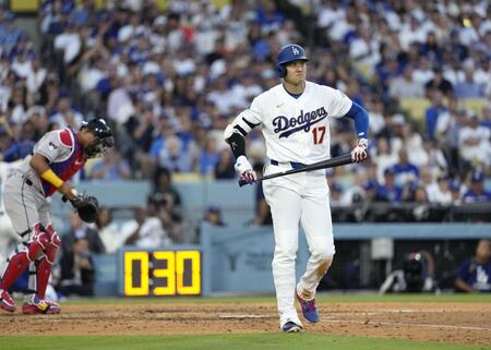 　ダイヤモンドバックス戦の５回、四球を選んだドジャース・大谷＝ロサンゼルス（共同）