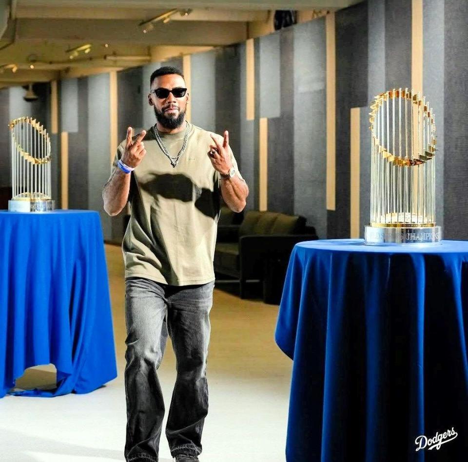 　　球場入りするＴ・ヘルナンデス（ロサンゼルス・ドジャース提供）