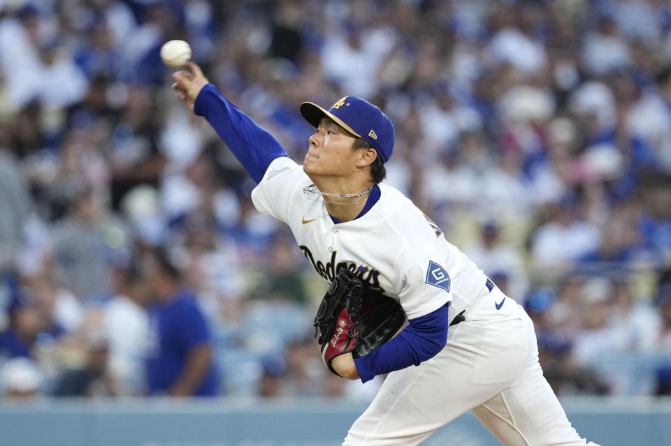 　ダイヤモンドバックスとの開幕戦に先発し、６回２失点で勝利投手となったドジャース・山本。２年連続で開幕戦白星を挙げた＝ロサンゼルス（共同）