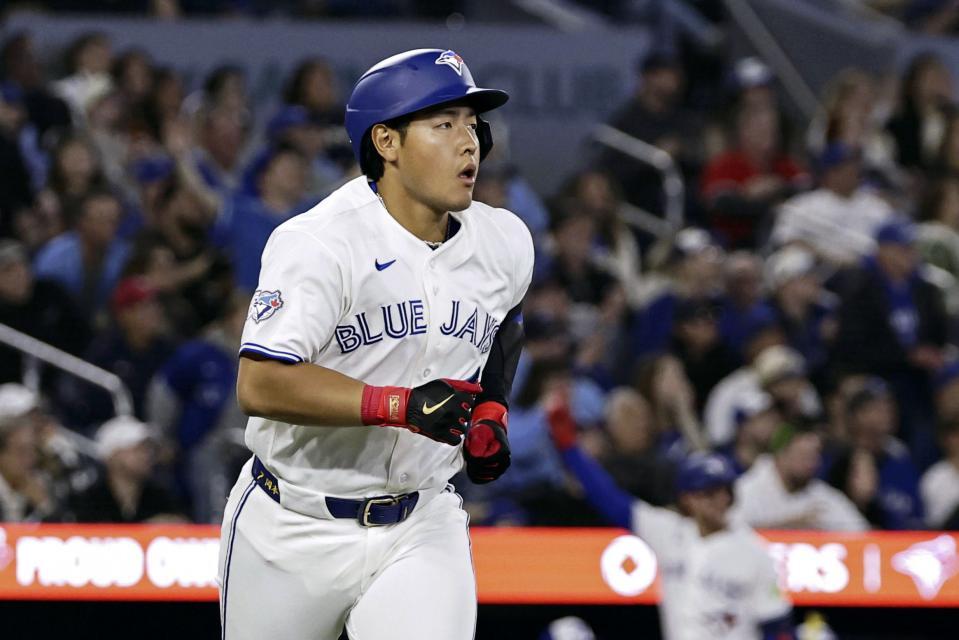 ４回、メジャー初本塁打を放った岡本（提供・共同通信社）