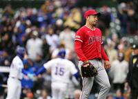 ３回、カブス４点目となる適時打を許した先発の菊池（共同）