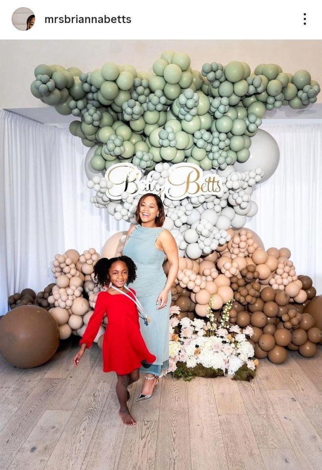 　ベッツの妻・ブリアンナさんと長女・キンリーちゃん。ブリアンナさんのインスタグラム（ｍｒｓｂｒｉａｎｎａｂｅｔｔｓ）より