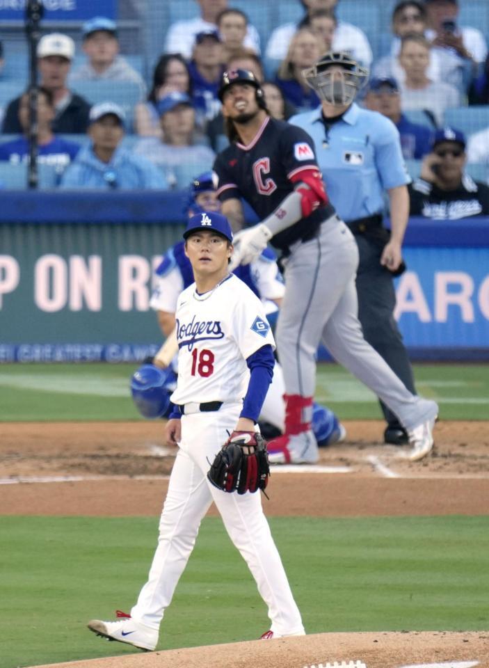 　３回、アリアスに本塁打を浴びた山本（共同）