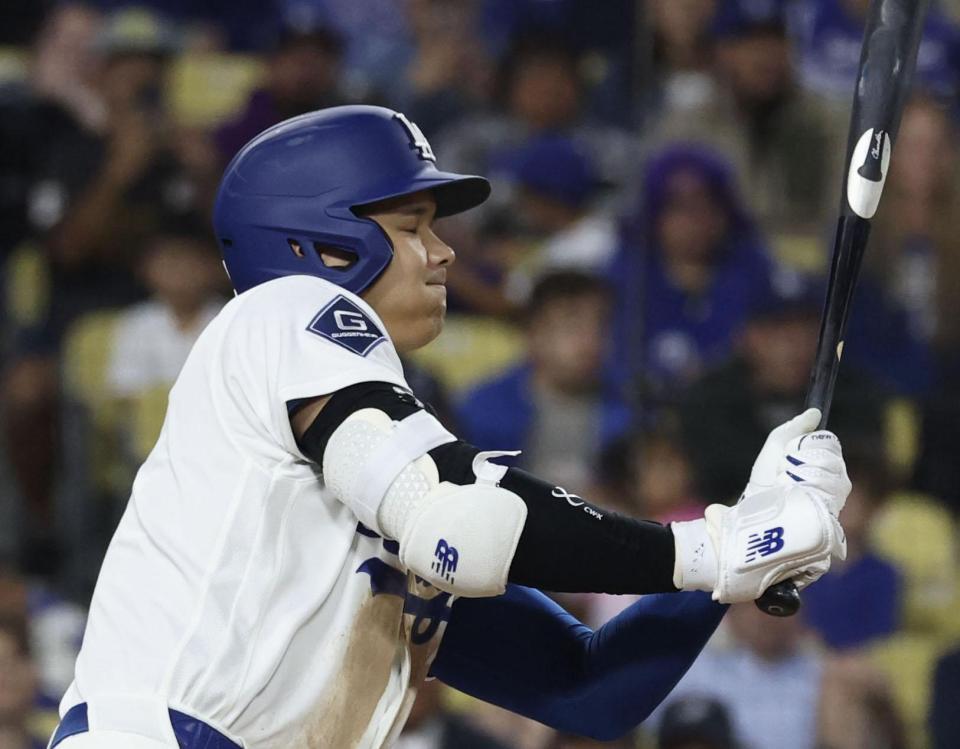 ８回、空振り三振に倒れた大谷。３打数無安打だった（共同）