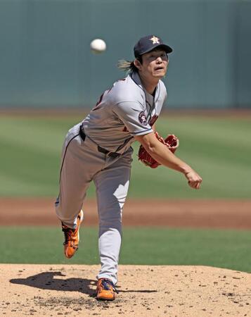 　アスレチックス戦に先発し、５回２／３を投げ３安打無失点でメジャー初勝利を挙げたアストロズ・今井＝サクラメント（共同）