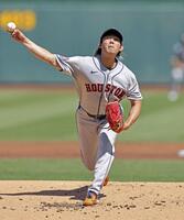 　アスレチックス戦に先発し、５回２／３を投げ３安打無失点でメジャー初勝利を挙げたアストロズ・今井＝サクラメント（共同）