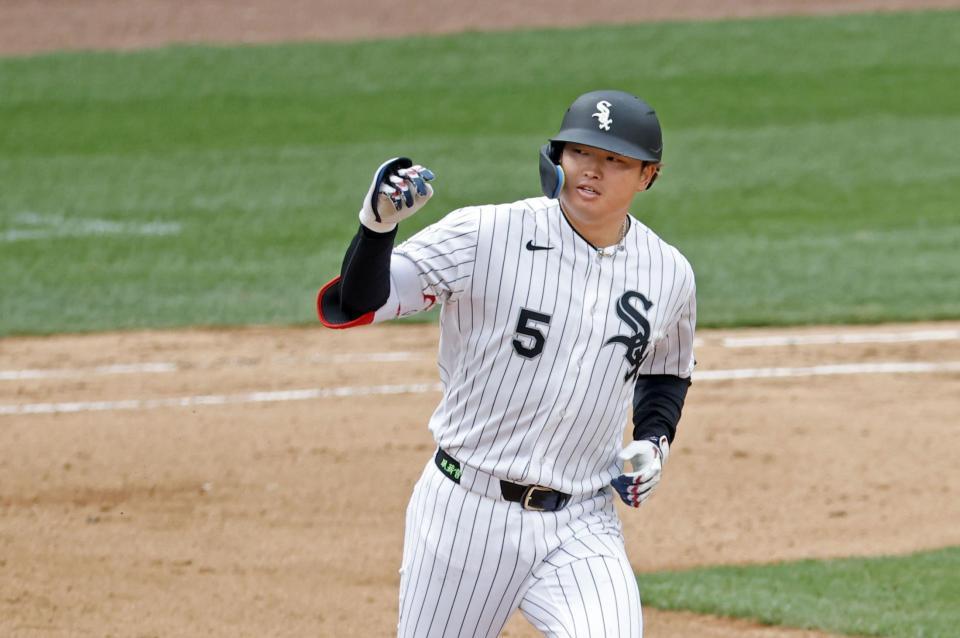 　ブルージェイズ戦の６回、日米通算２５０本塁打となる４号２ランを放ち塁を回るホワイトソックス・村上＝シカゴ（共同）