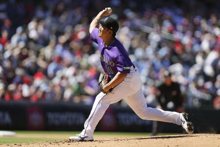 　フィリーズ戦に先発し、６回１失点で今季初勝利を挙げたロッキーズ・菅野＝デンバー（ゲッティ＝共同）