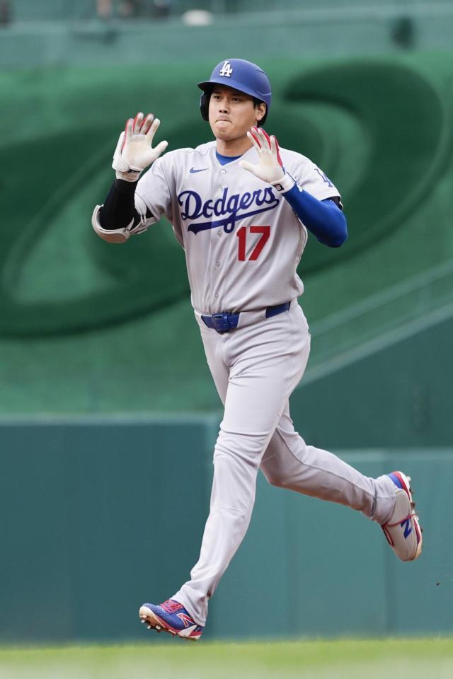 　ナショナルズ戦の３回、先制の２号ソロを放ったドジャース・大谷＝ワシントン（共同）