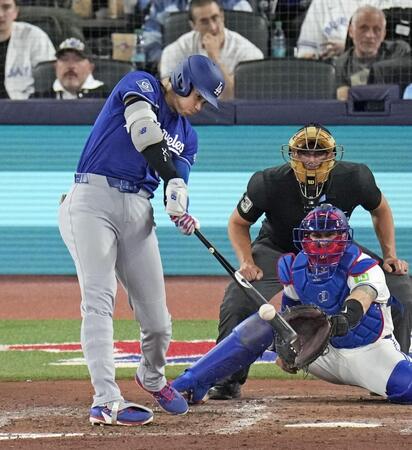 ６回、２試合連続本塁打となる３号ソロを放大谷（共同）