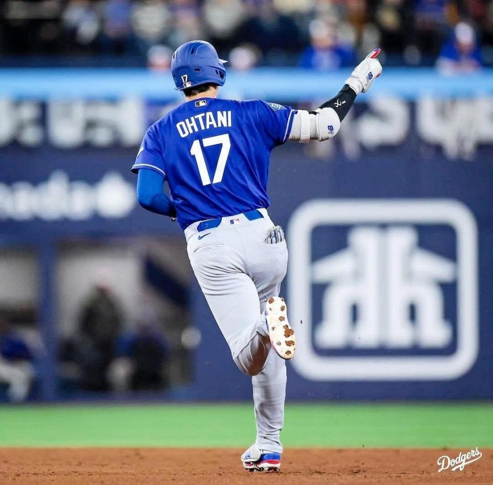 ６回、３号ソロを放ちダイヤモンドを一周する大谷（ロサンゼルス・ドジャース提供）