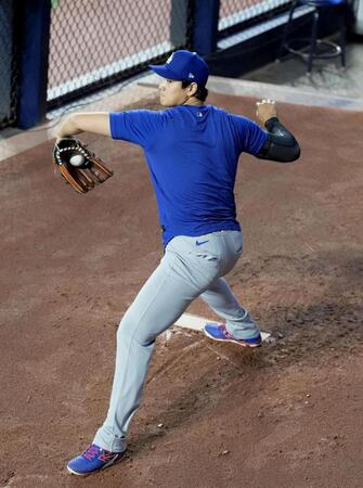 　試合前、ブルペンで調整するドジャース・大谷＝トロント（共同）