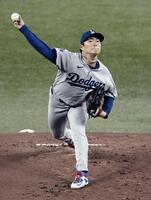 　ブルージェイズ戦に先発したドジャース・山本＝トロント（共同）