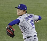 　ブルージェイズ戦に先発し、６回０／３を投げ５安打１失点で２勝目を挙げたドジャース・山本＝トロント（共同）